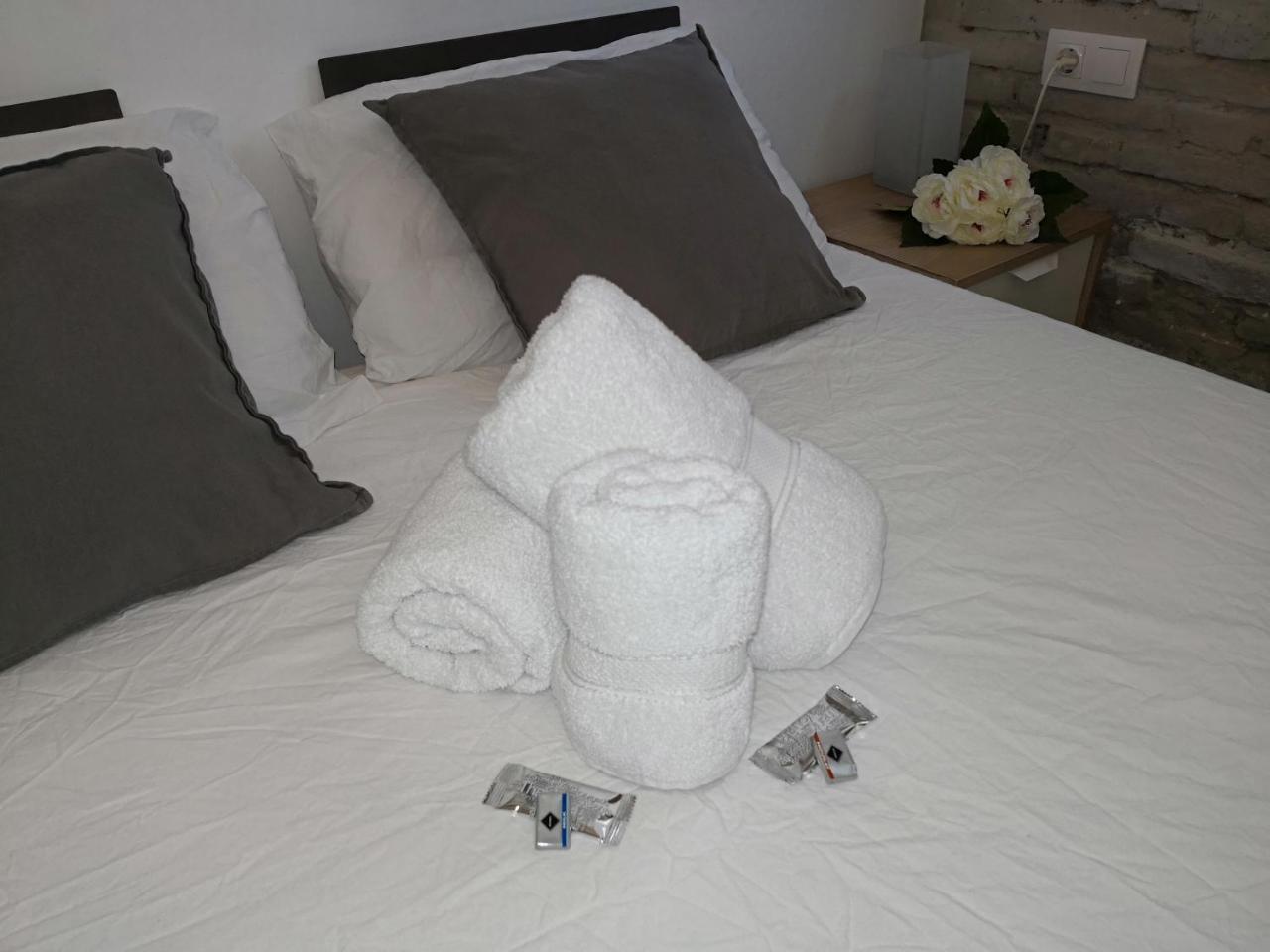 Suites By Eric Olsan Valencia Bagian luar foto